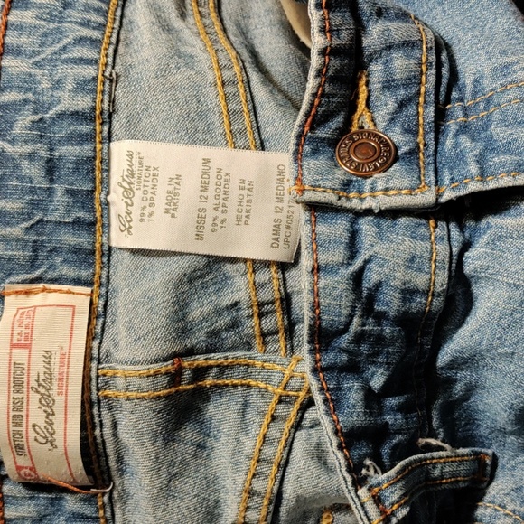 Levi Strauss woman size 12 stretch mid-rise bootcut jeans - Picture 4 of 4